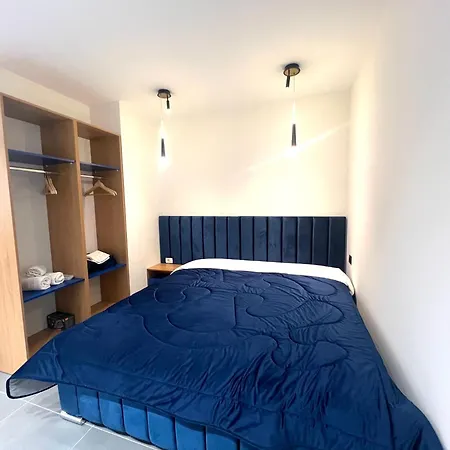 Velvet Nest * 地拉那